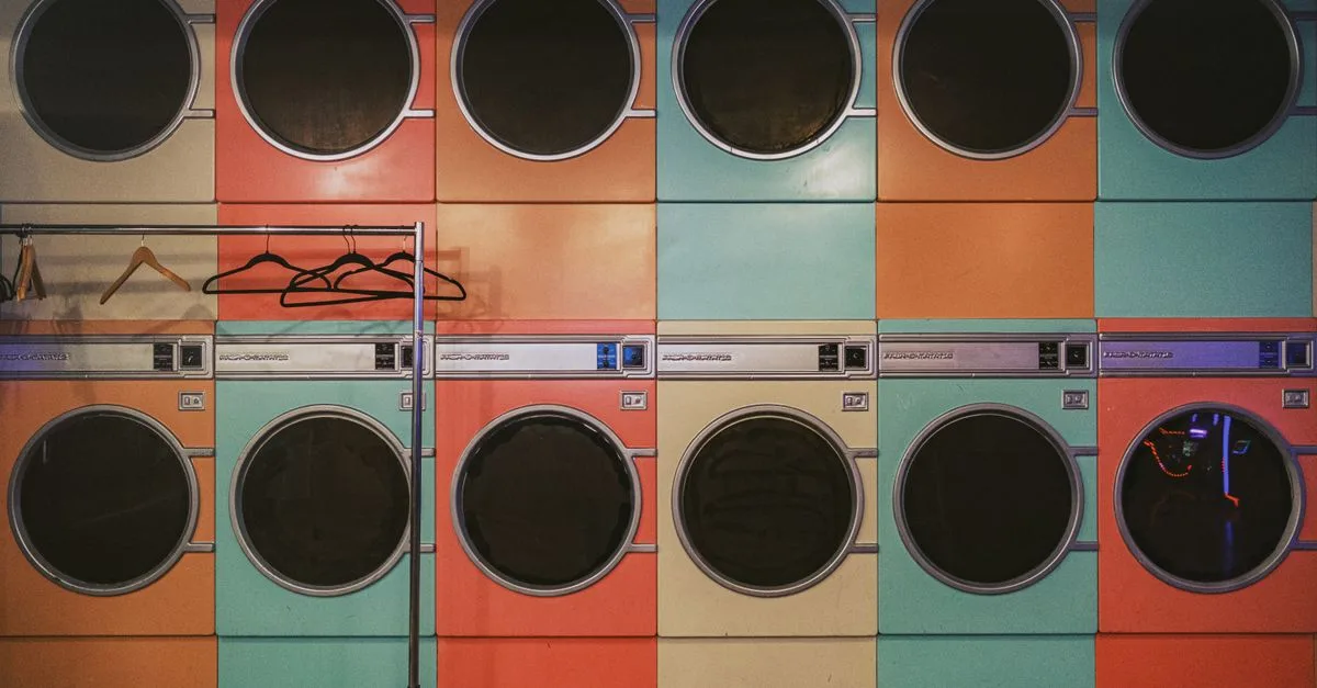 conception personnalisée de buanderie : optimisez votre espace avec un design sur mesure, alliant fonctionnalité et esthétique pour une pièce pratique et agréable.